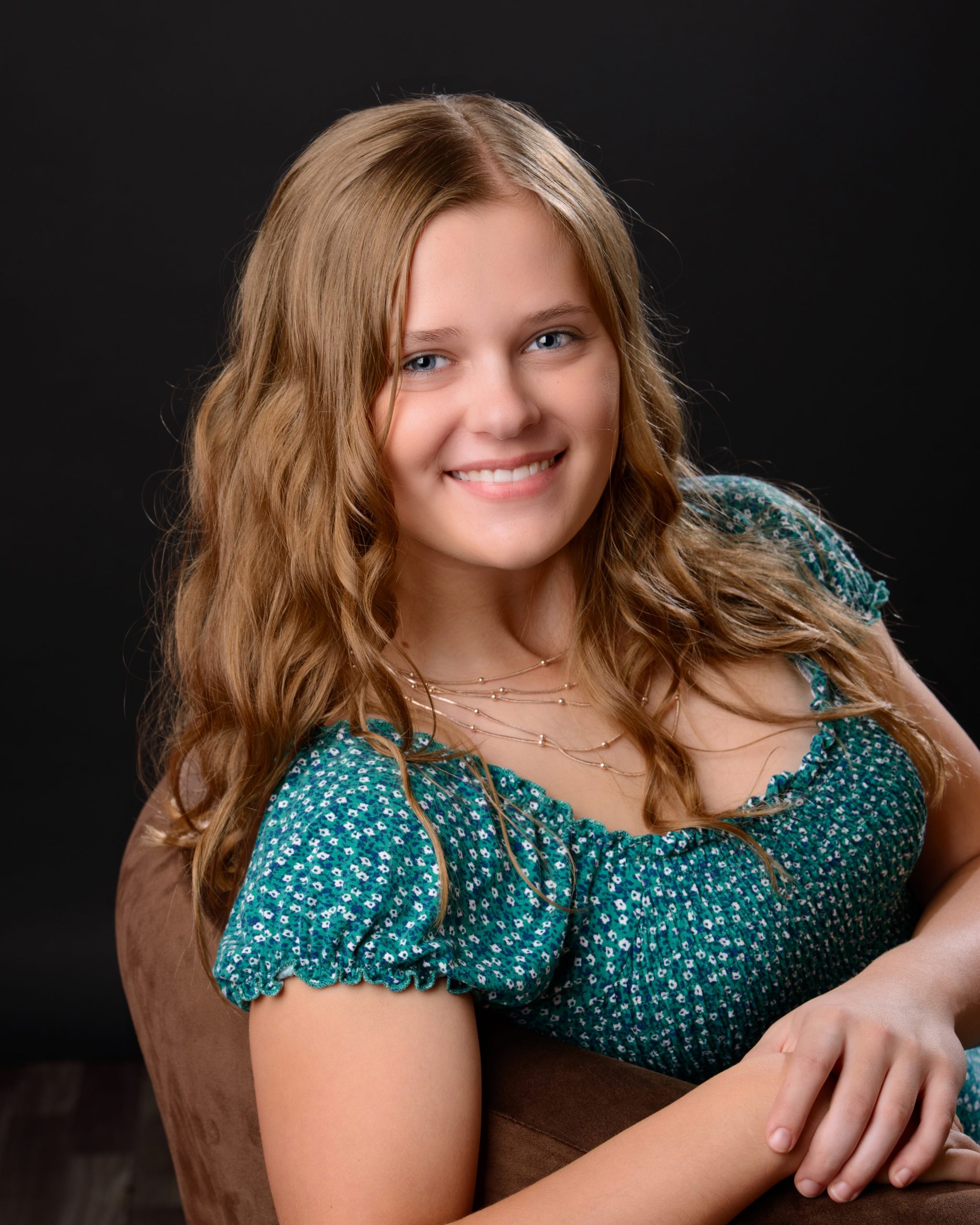 Hannah's relaxed senior photo for Allen Park, 2025 - Downriver photography studio