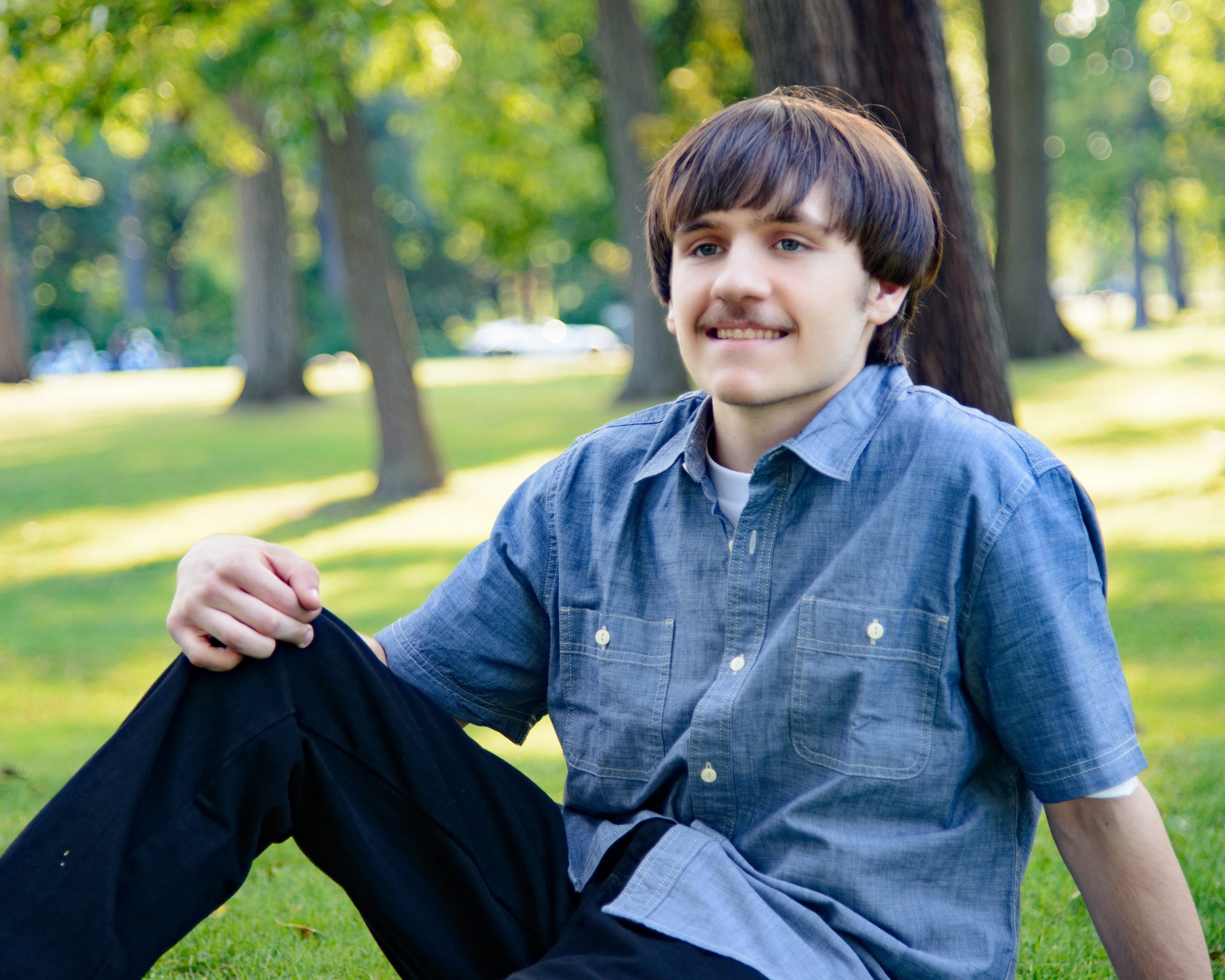 Allen Park Senior Session - seated portrait by pond