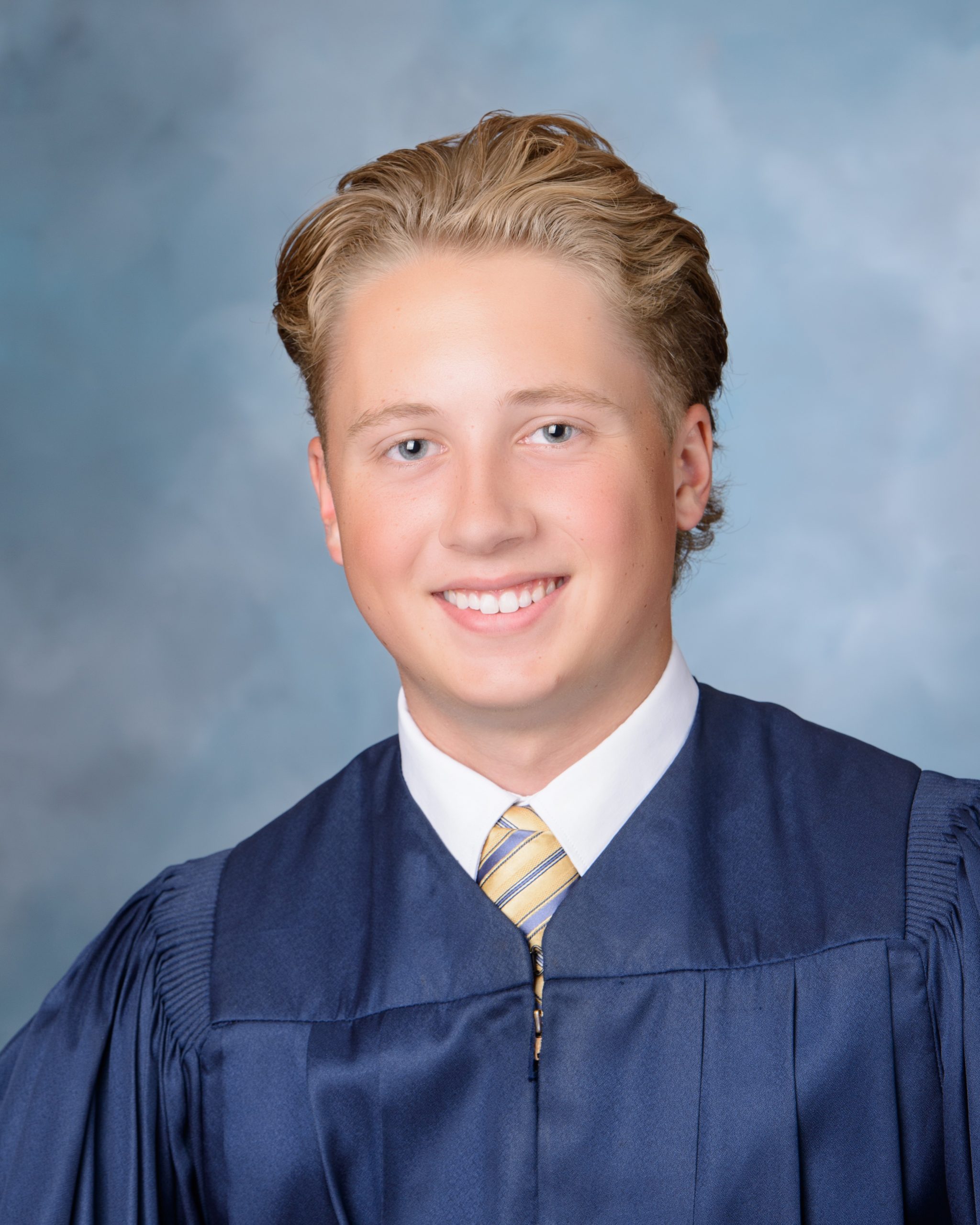 Cabrini Senior Matt – Customized Portraits & Graduation Photography