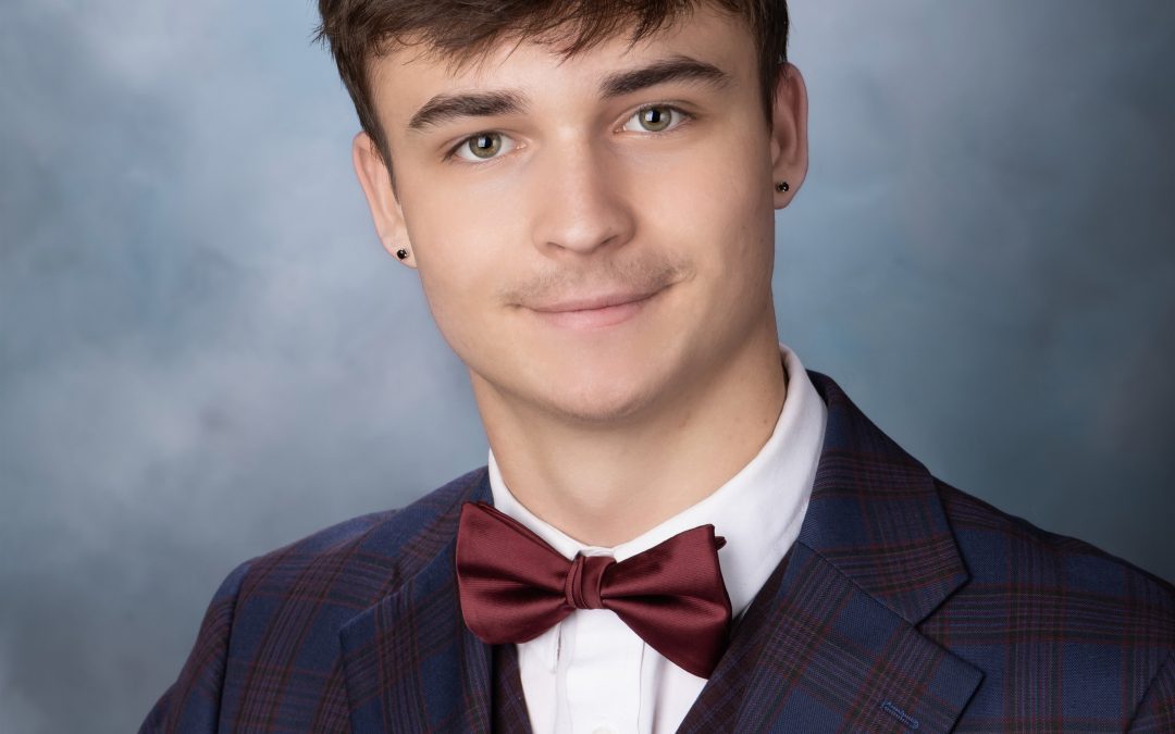 Cabrini Senior Vance Photo Session – Wyandotte Studio Photography