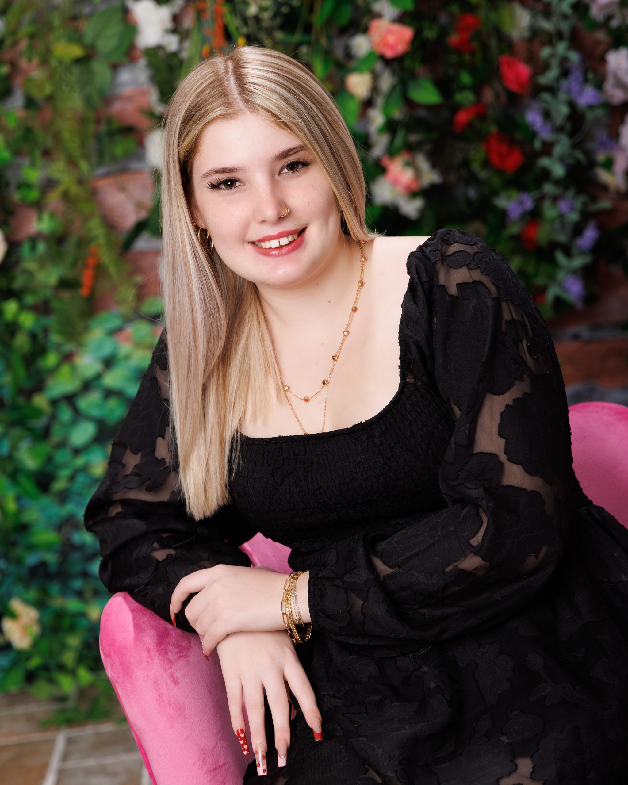 Dearborn Senior Alysha: Timeless Portraits & Graduation Elegance