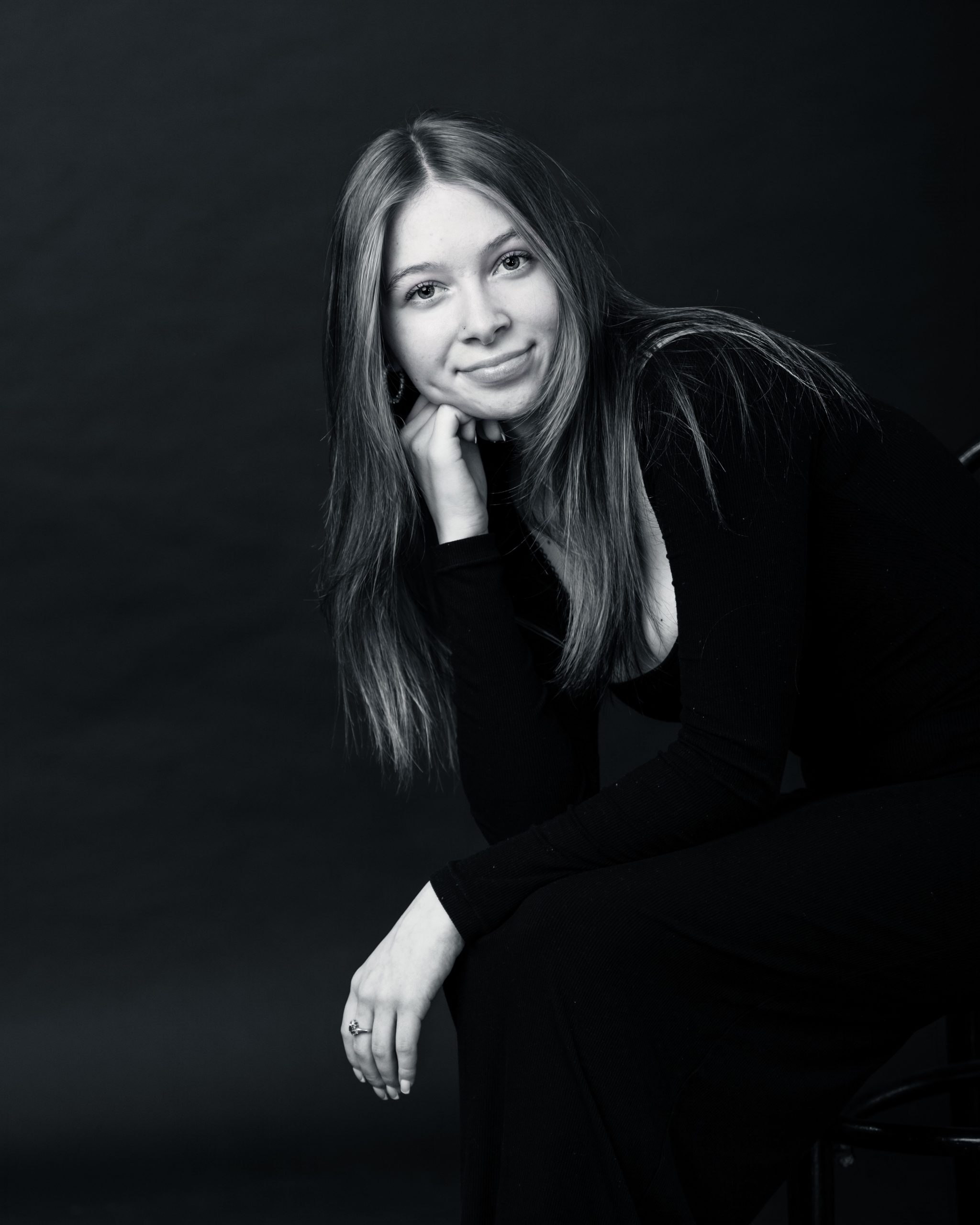 Homeschool Senior Graduation Photos – Downriver Studio Session