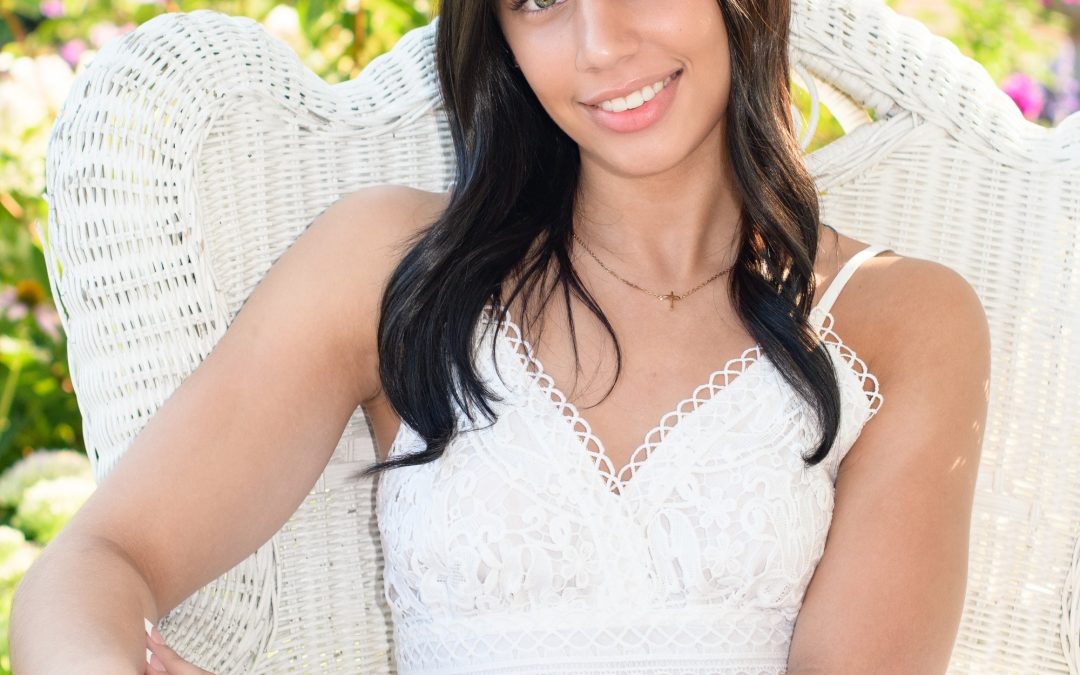 Downriver Senior Outdoor Photography Session at Jordan Park