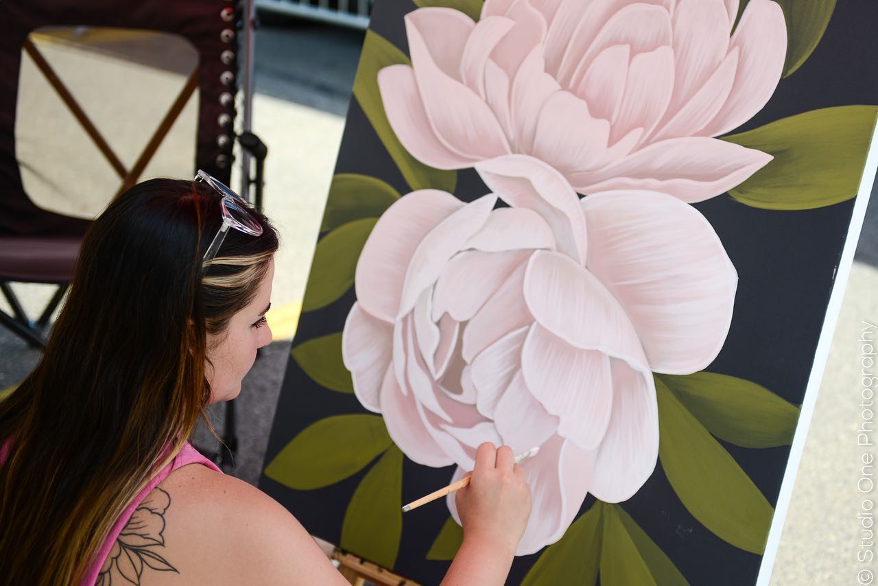 @wyandottestreetartfair is happening ! So happy to meet all these great vendors . . . . . @downtownwyandotte — image 1 of 5