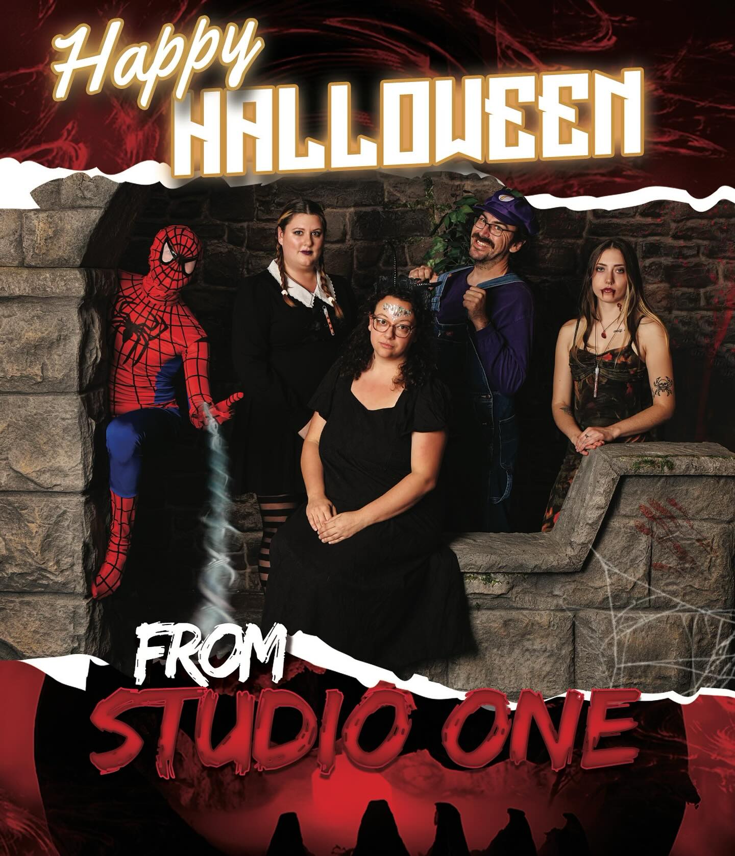 Happy Halloween Guys & Ghouls ! We all love a good costume xox Studio ONE