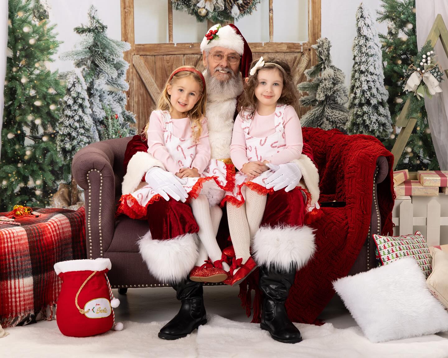 Christmas at Studio ONE ! We love Christmas time ! — image 1 of 7