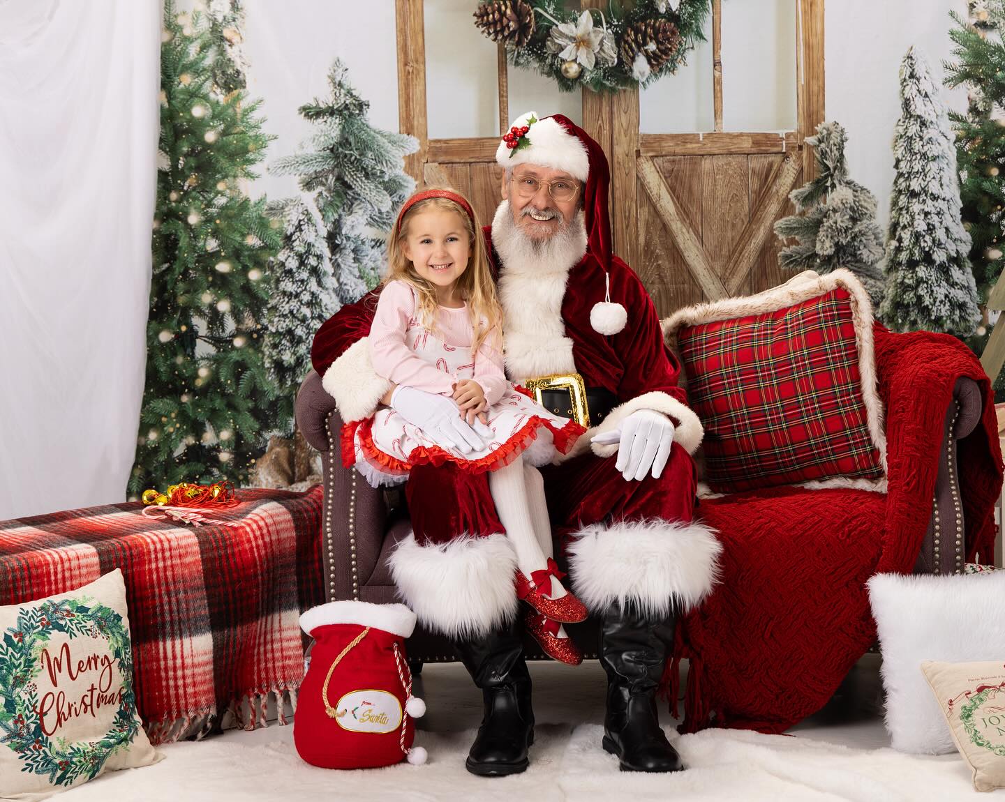 Christmas at Studio ONE ! We love Christmas time ! — image 4 of 7