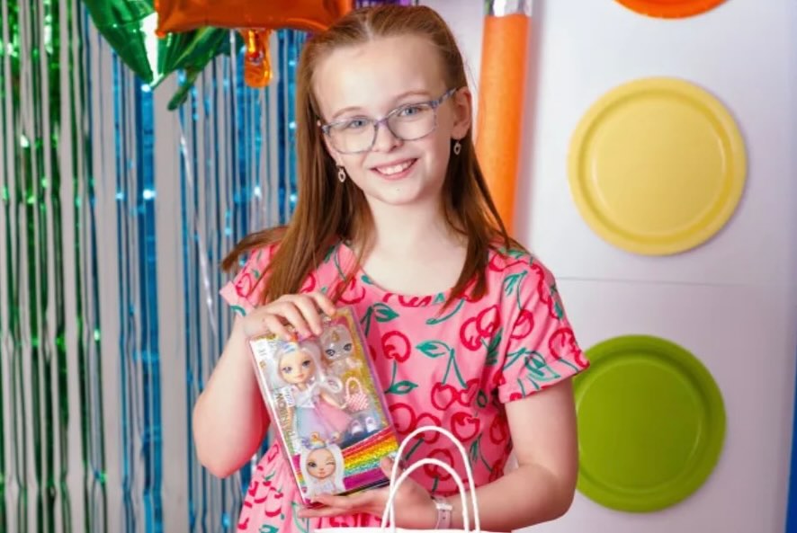 Rent the studio for your next birthday party or class! We'll take some great pics of all the guests, too- because, that's what we do! We had a blast hosting this painting party for a sweet girl and her friends - what's more fun than cake an — image 3 of 6