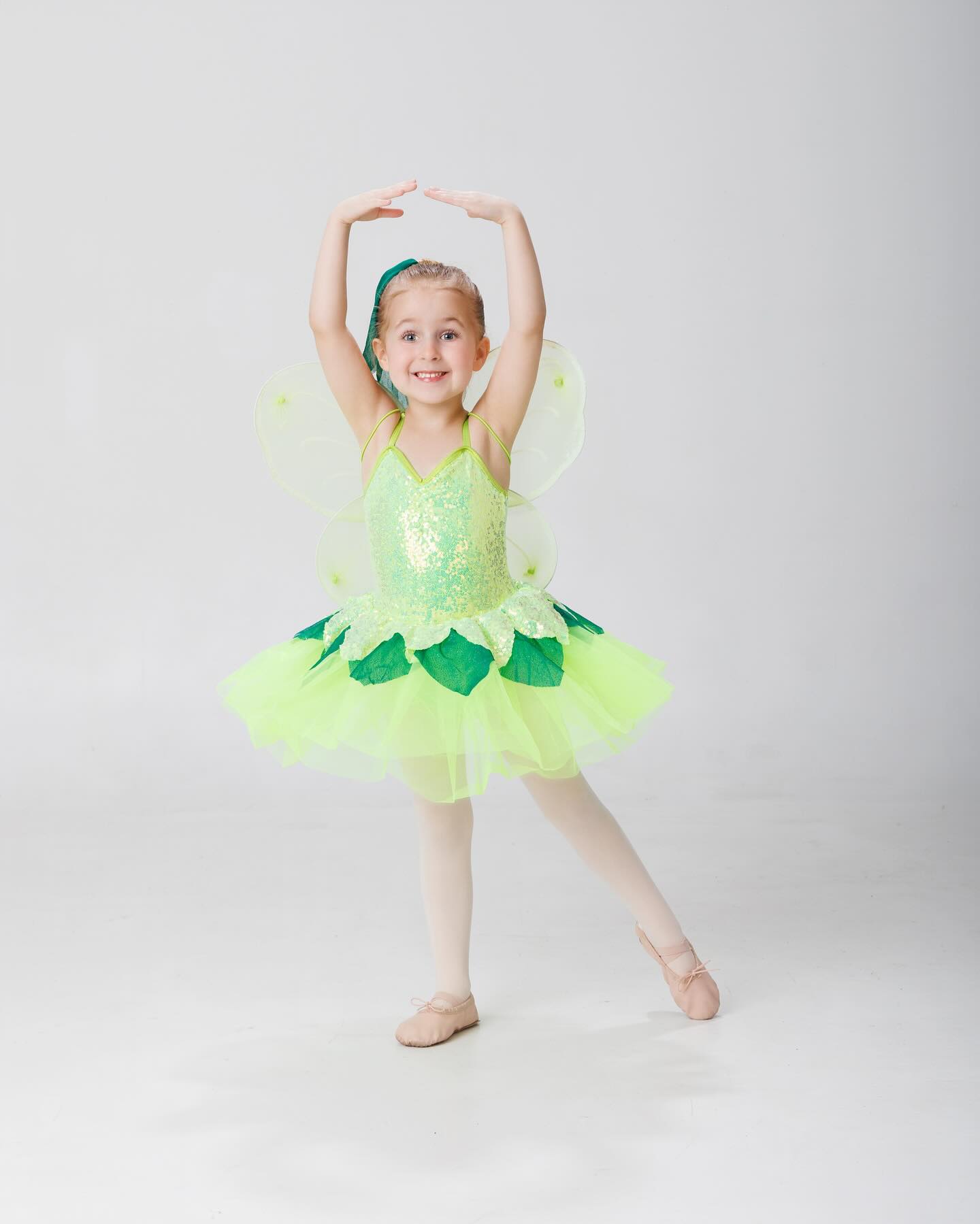 Still obsessed with my little fairy pop star!🧚🌟 📷 - @studio.one.vp 😍 • P.s. I have had these photos for 2 months… the cuteness had to be shared! • centralcitydance — image 1 of 7