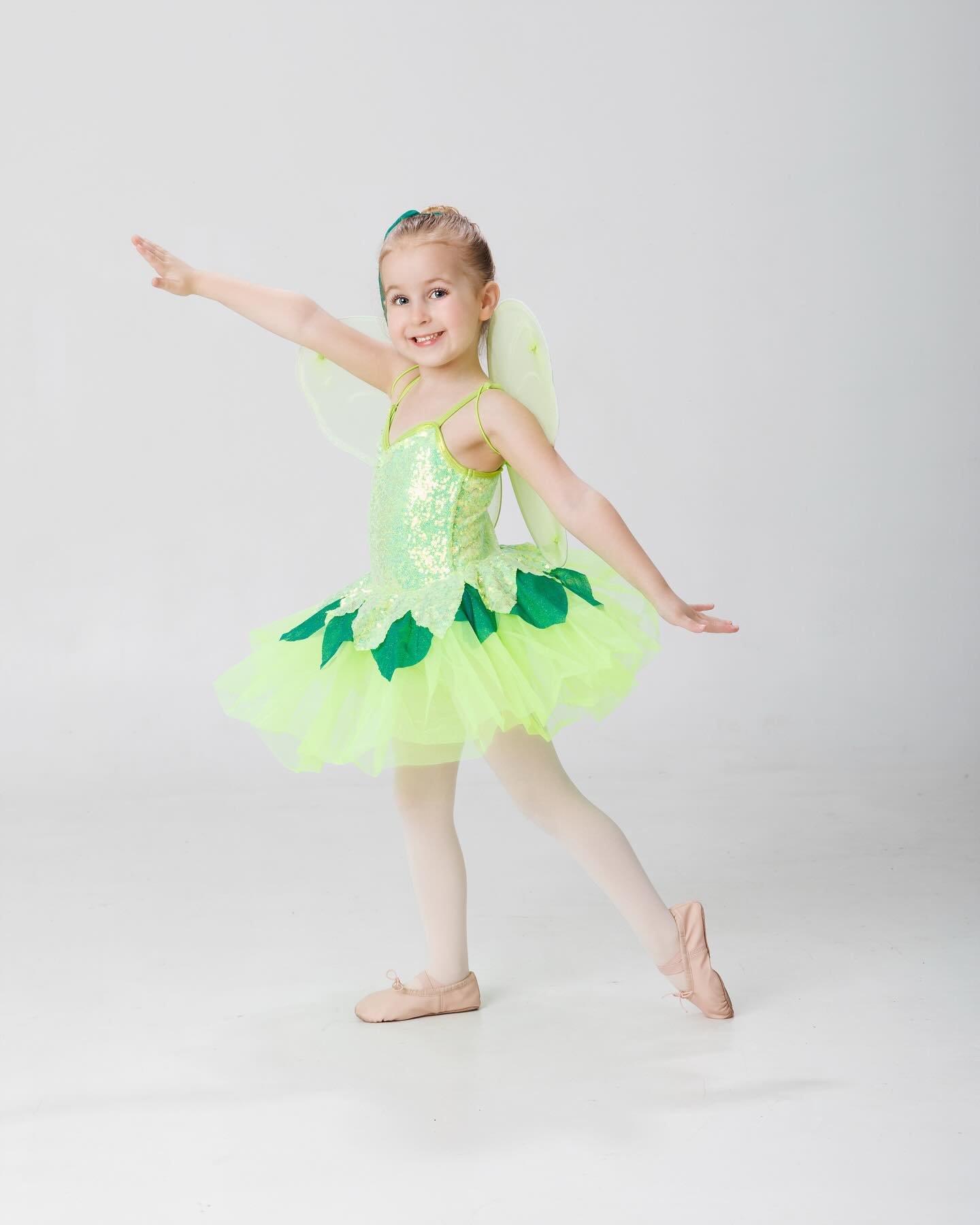 Still obsessed with my little fairy pop star!🧚🌟 📷 - @studio.one.vp 😍 • P.s. I have had these photos for 2 months… the cuteness had to be shared! • centralcitydance — image 3 of 7