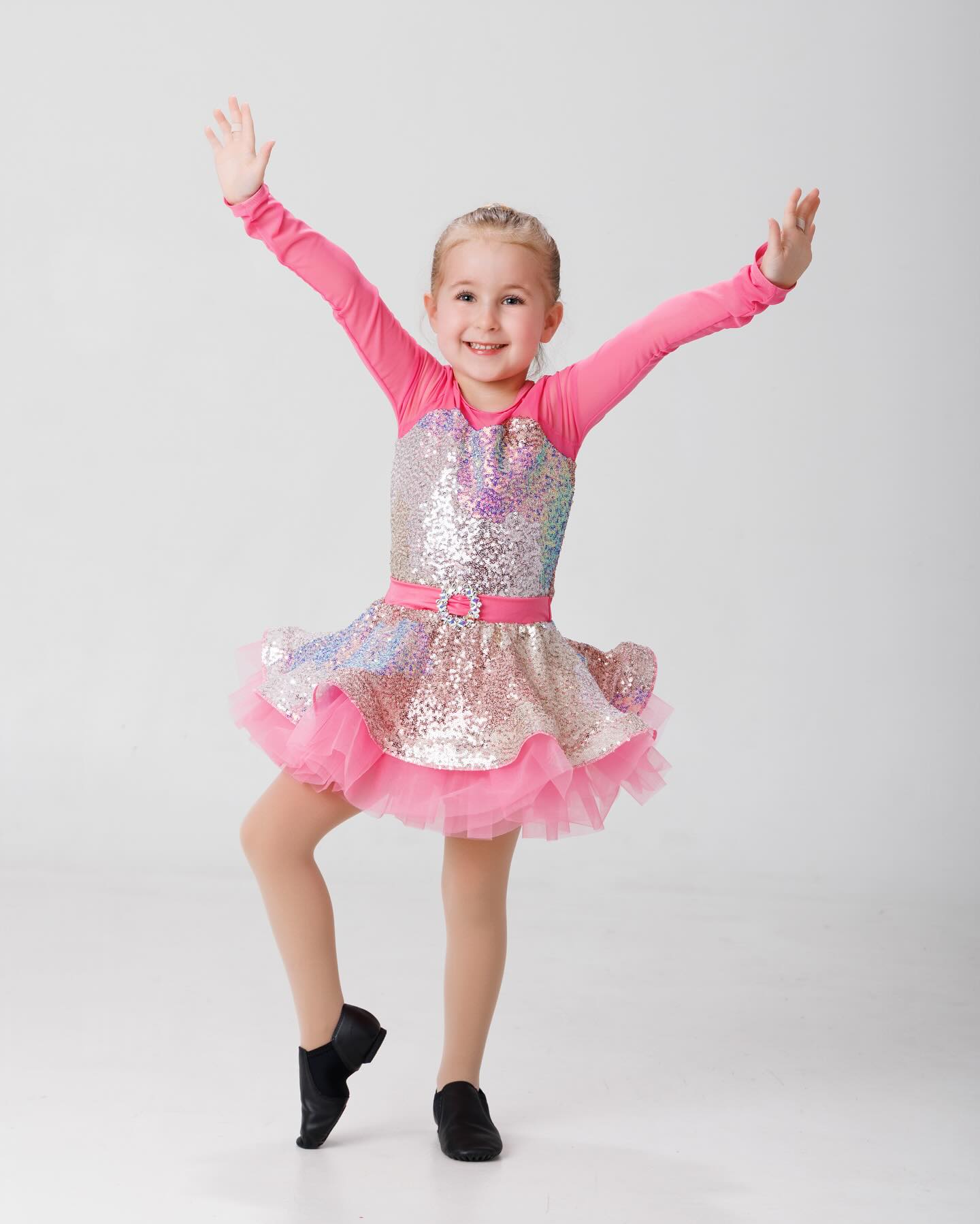 Still obsessed with my little fairy pop star!🧚🌟 📷 - @studio.one.vp 😍 • P.s. I have had these photos for 2 months… the cuteness had to be shared! • centralcitydance — image 6 of 7