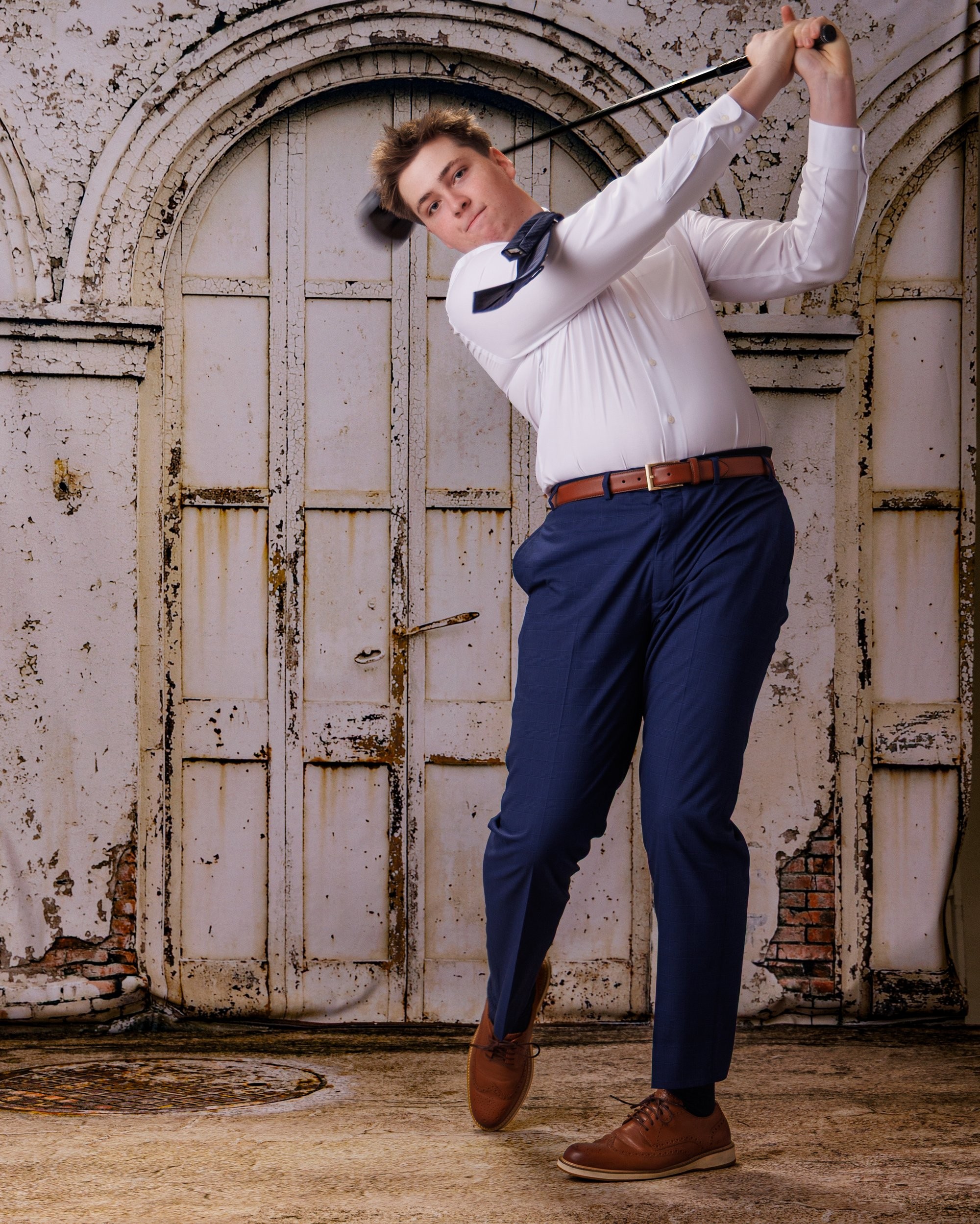 Senior Golf Portraits: Dynamic & Stylish Private High School Graduation Photos