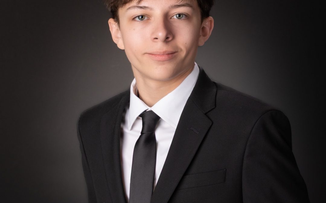 Southgate Senior Portraits: Formal & Casual Styles