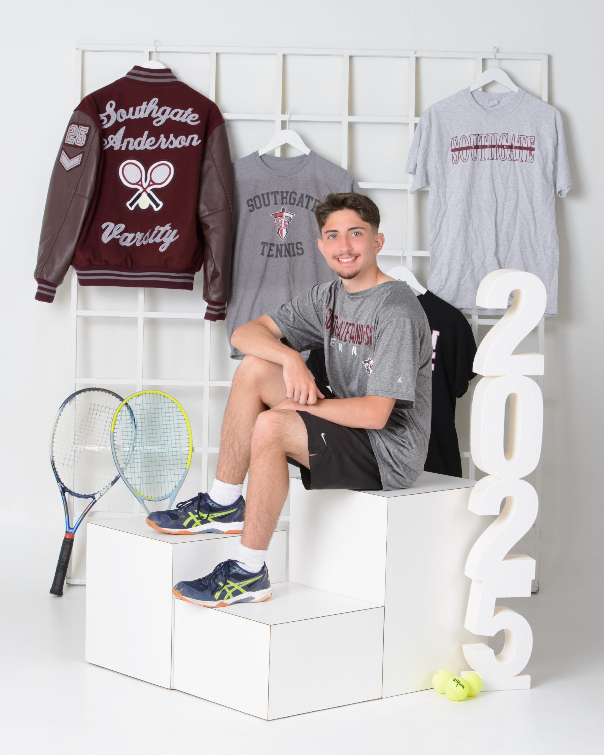Sean's Southgate-Anderson tennis team photo session with racket