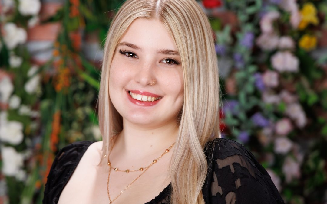Alysha’s Senior Photography Session in Taylor, Michigan
