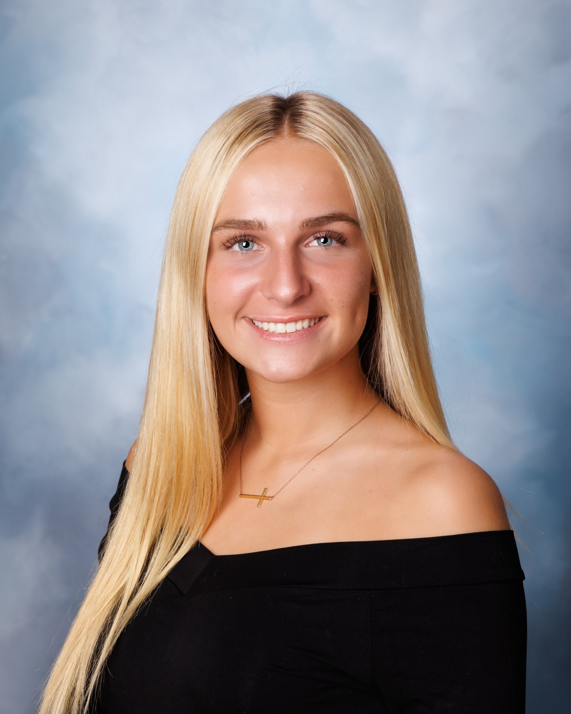Trenton Senior Photography: Alencia’s 2026 Graduation Portraits
